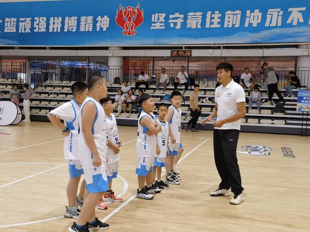 篮球训练自我总结200字_1